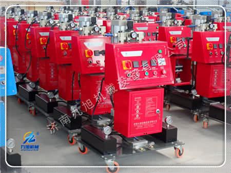 讓我們來認(rèn)識(shí)有關(guān)聚氨酯噴涂機(jī)的知識(shí)了解它的(圖1) 讓我們來認(rèn)識(shí)有關(guān)聚氨酯噴涂機(jī)的知識(shí)了解它的特點(diǎn)